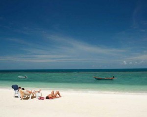 งามเม็ดทรายชายทะเล หาดยาว หาดสลัด เกาะพะงัน สุราษฎ์ธานี