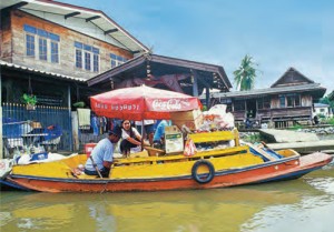 วิถีชีวิตริมฝั่งคลอง