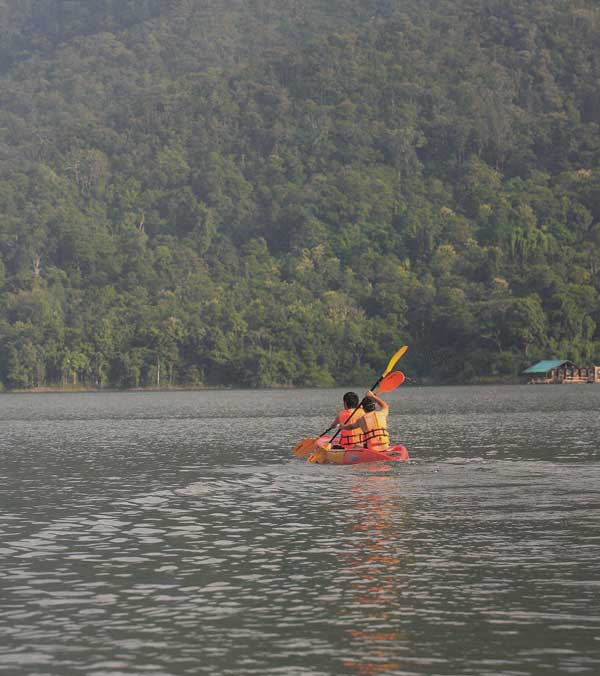 พายเรือคายักเขื่อนแม่งัด จังหวัดเชียงใหม่