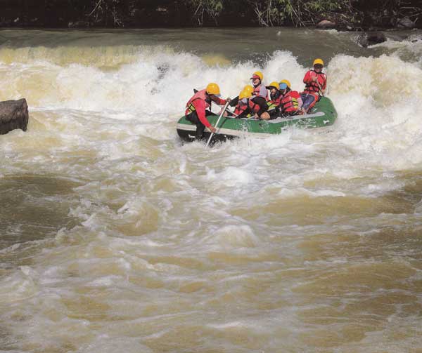 ล่องแก่งเรือยางแม่น้ำเข็ก จังหวัดพิษณุโลก