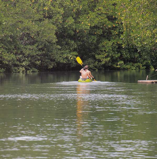 ล่องเรืออ่าวสลักคอก เกาะช้าง